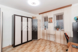 2-к. квартира, 41 м², 5/5 эт.