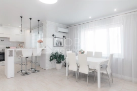 3-к кв. ул. Коминтерна, 17 (113.6 м²)